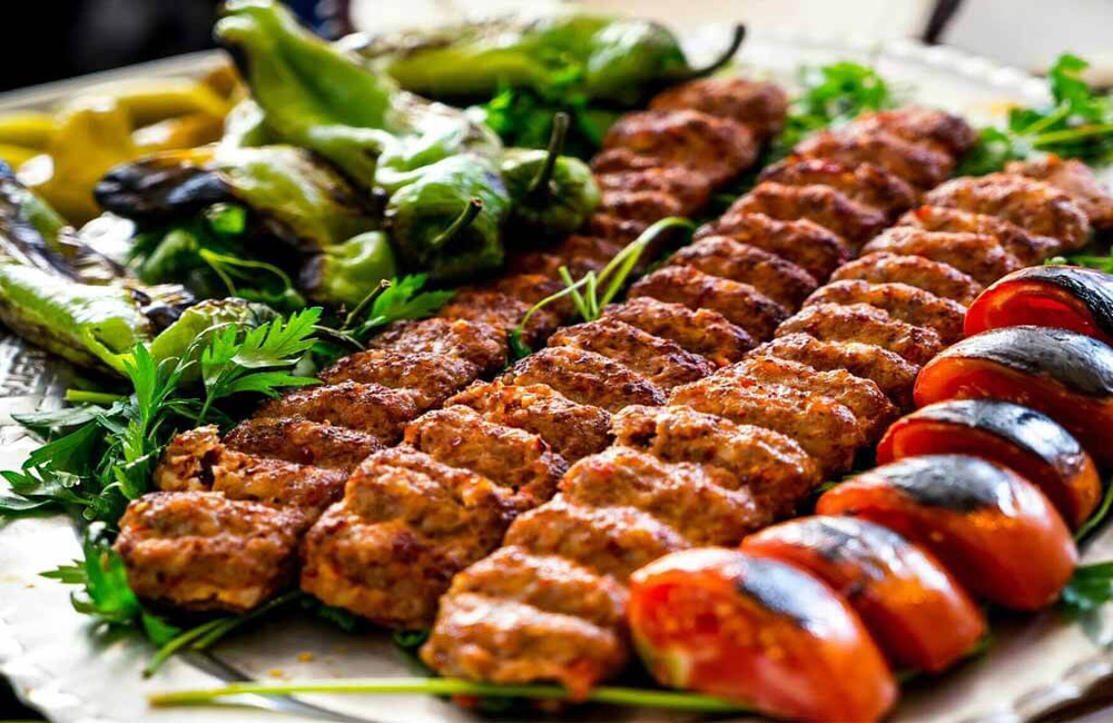 آموزش سیخ زدن کباب کوبیده